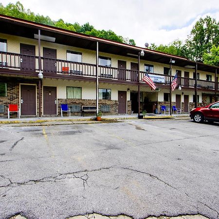 Oyo Hotel Chapmanville Inn, Wv - Hwy 119 Kültér fotó