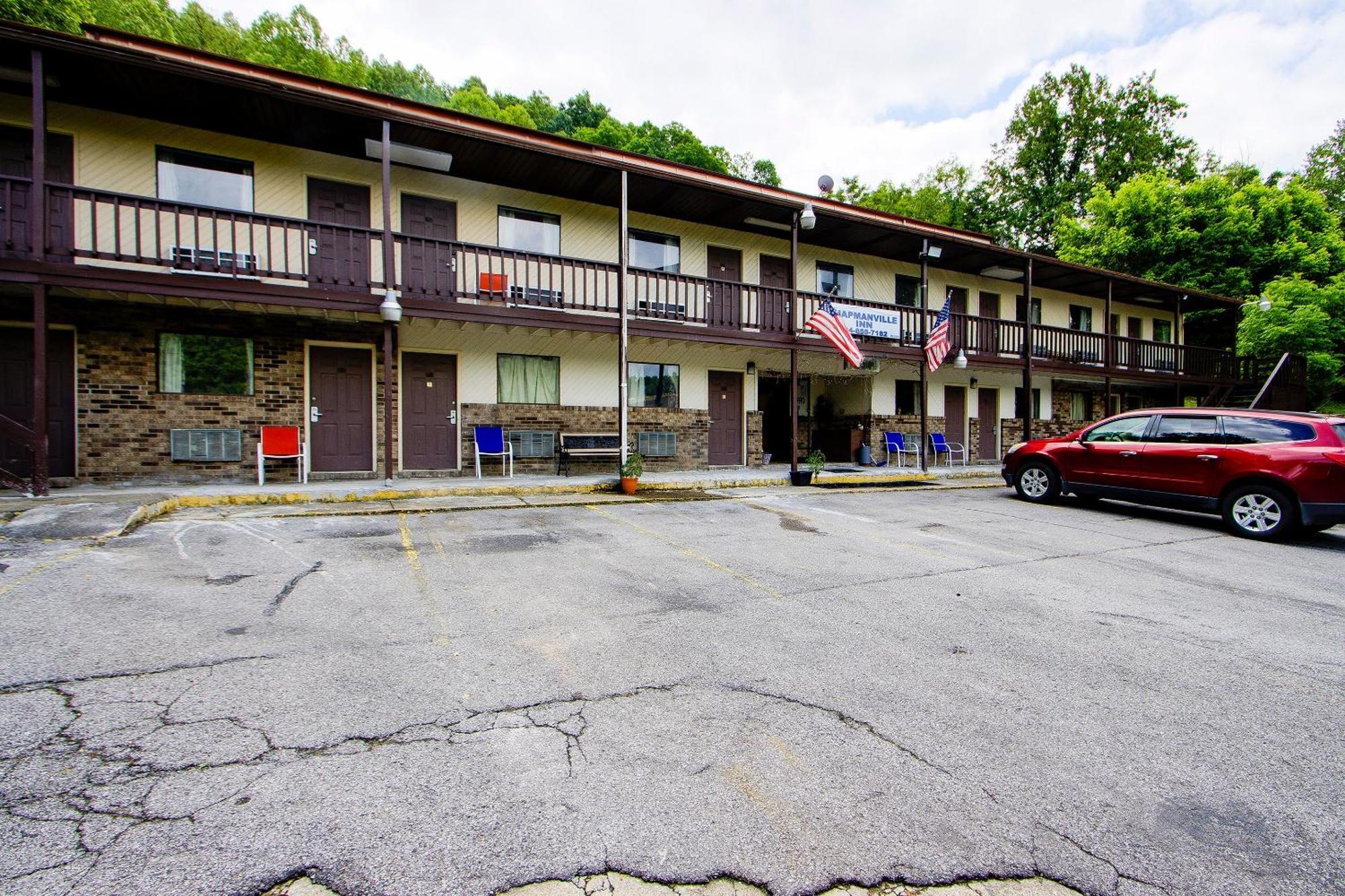 Oyo Hotel Chapmanville Inn, Wv - Hwy 119 Kültér fotó