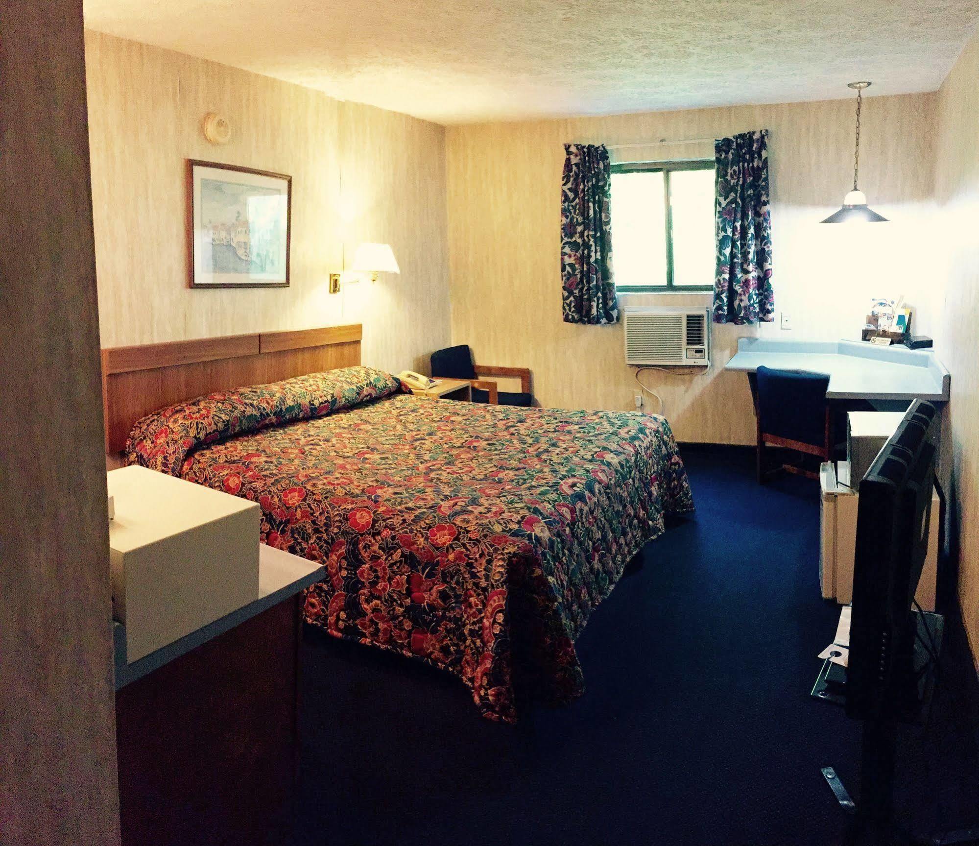Oyo Hotel Chapmanville Inn, Wv - Hwy 119 Kültér fotó