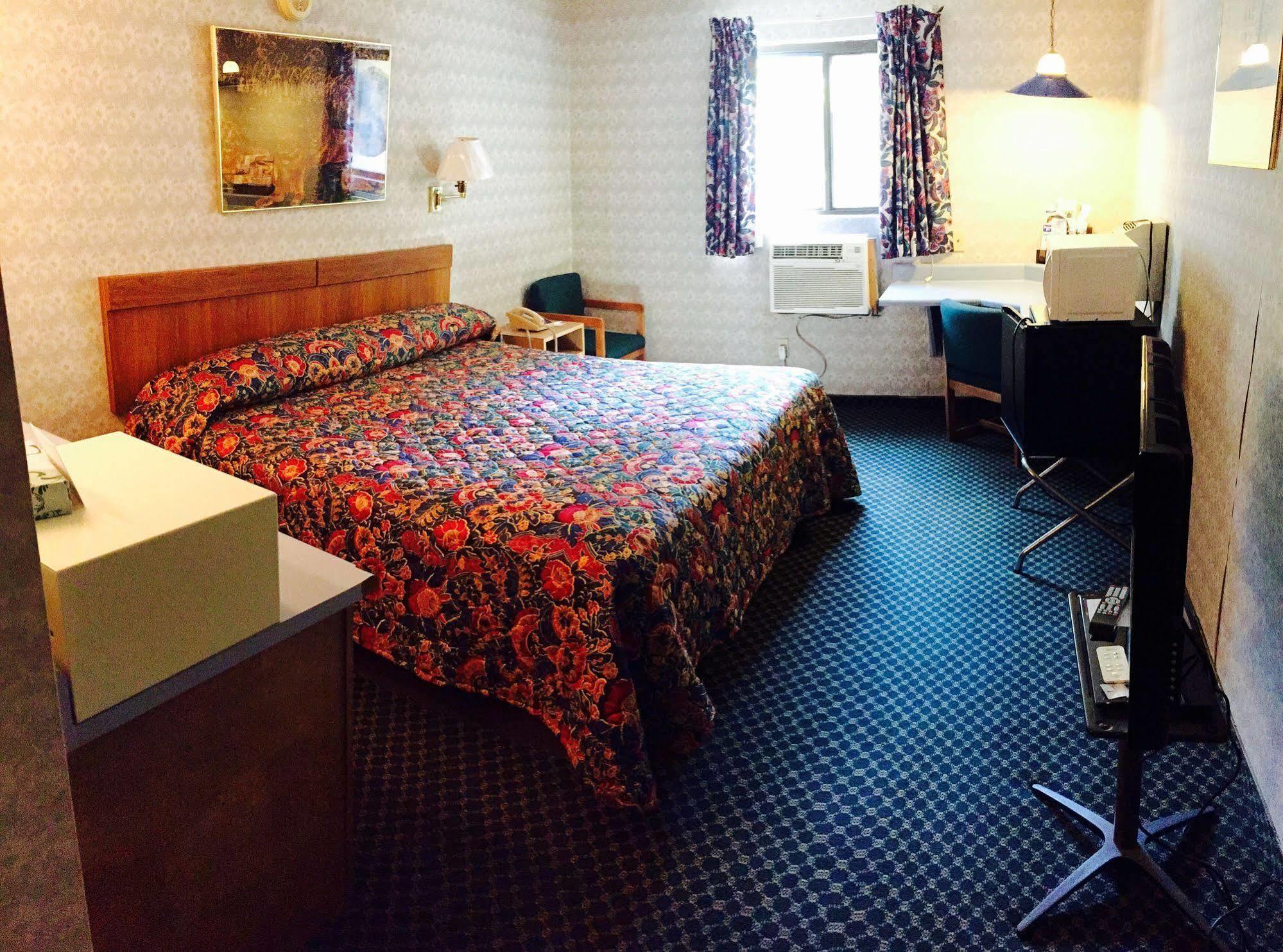 Oyo Hotel Chapmanville Inn, Wv - Hwy 119 Kültér fotó