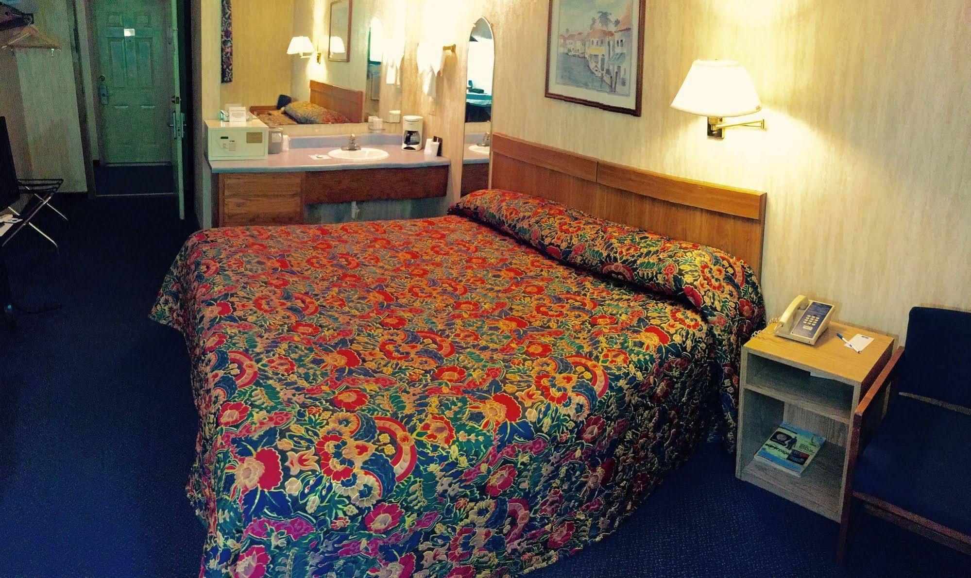 Oyo Hotel Chapmanville Inn, Wv - Hwy 119 Kültér fotó